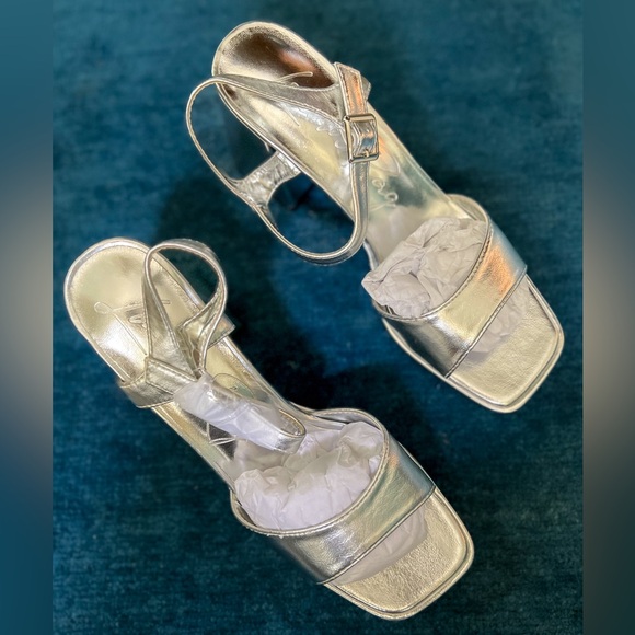 NWT London Rag Lofty Metallic Block Heel Platform Sandals in Silver - Size 8 US - Picture 7 of 11